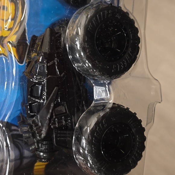 Hot Wheels Monster Trucks Batman vs Joker - Picture 2 of 5